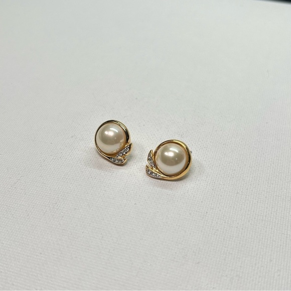 Vintage Gold Tone Faux Domed Pearl Stud Earrings - Picture 1 of 9